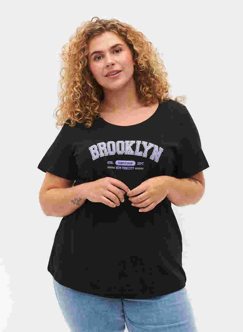 T-skjorte i bomull med trykk, Black Brooklyn, Model image number 0