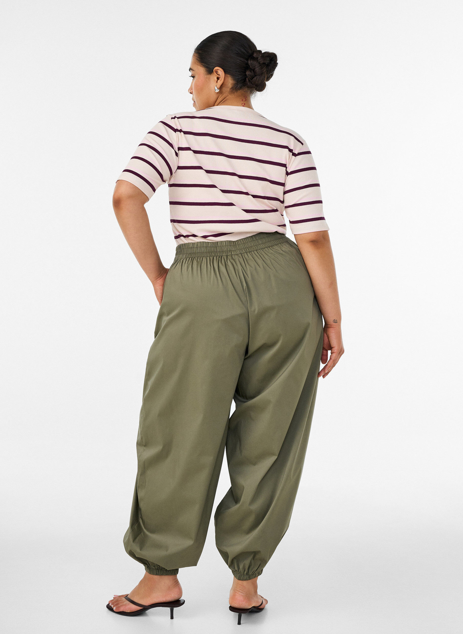 ZizziBallongbukser med lommer og elastisk midje, Gr&oslash;nn, Model image number 1