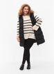 Lang vest med hette og lommer, Svart, Model image number 1