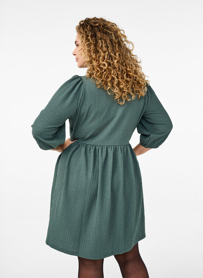 FLASH - Kort kjole med tekstur og 3/4 ermer, Balsam Green, Model image number 1