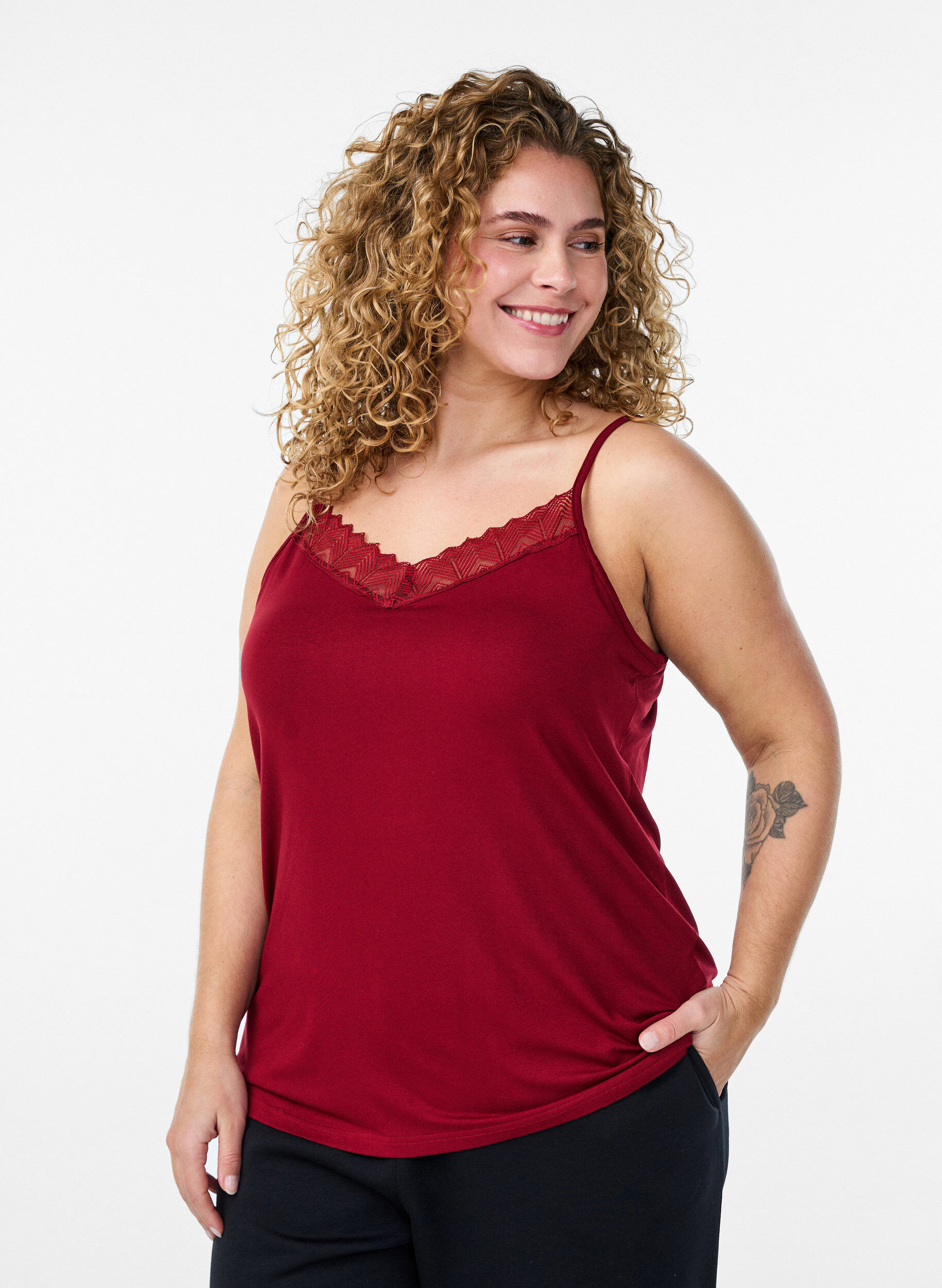 Topp med blondedetaljer og spaghetti-stropper, Brun, Model