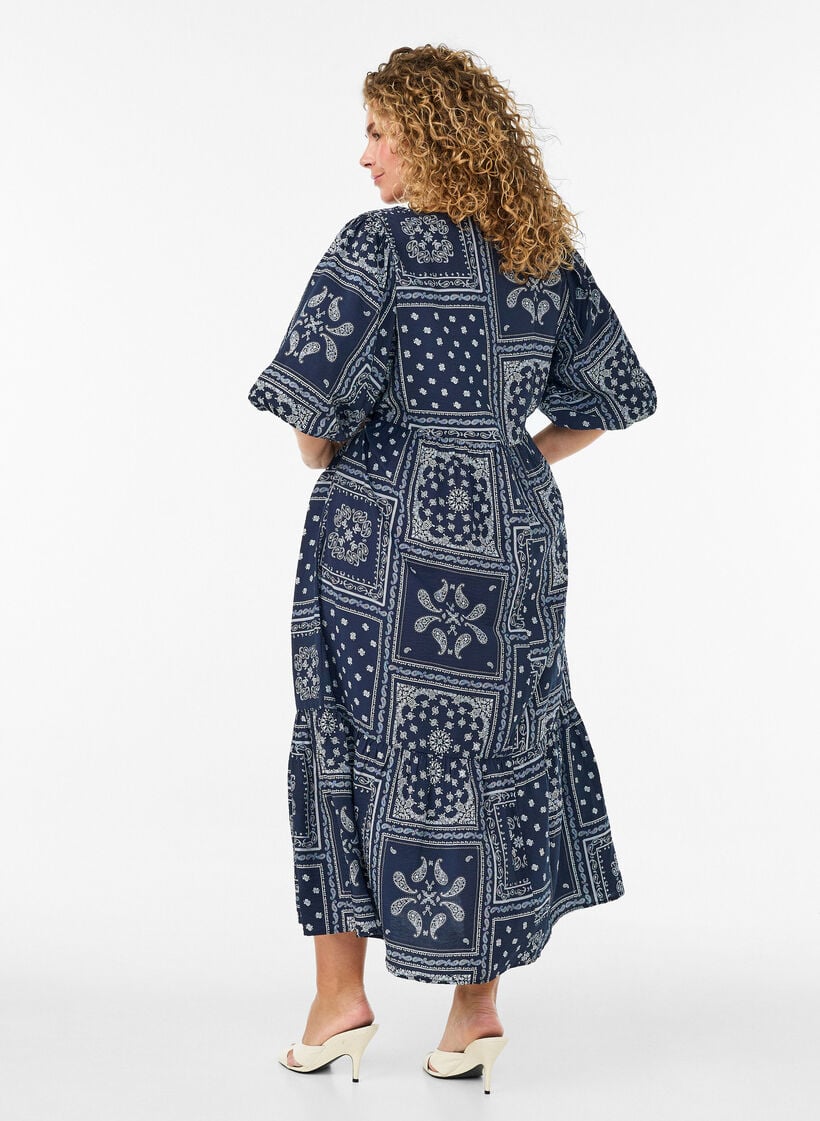 Ankellang kjole i viskose med paisley-trykk og korte ermer, Bl&aring;, Model image number 1
