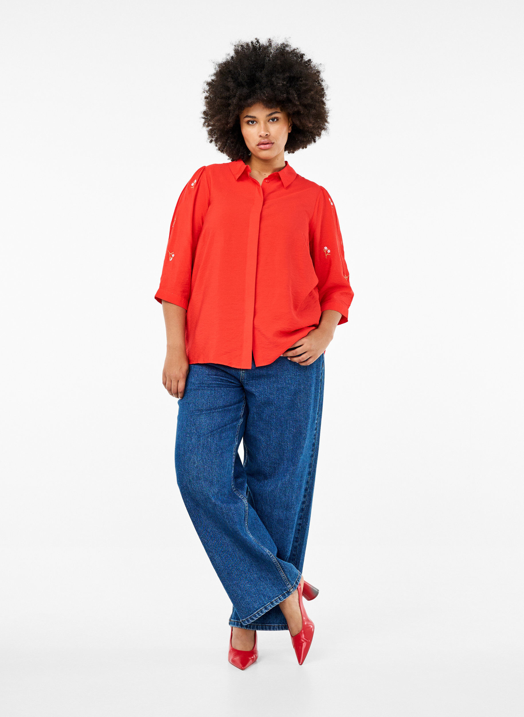 Zizzi Bluse med 3/4-ermer og blomsterbroderi, Flame Scarlet, Model image number 2