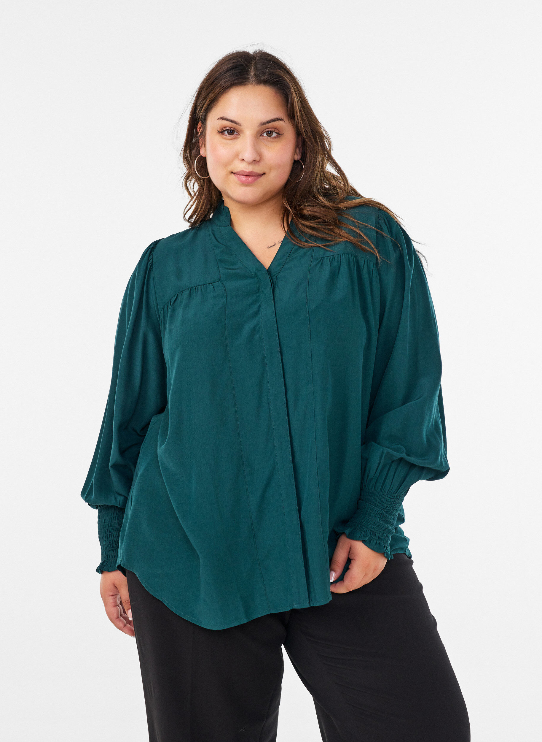 Bluse med rysjekrage og rynking, Gr&oslash;nn, Model