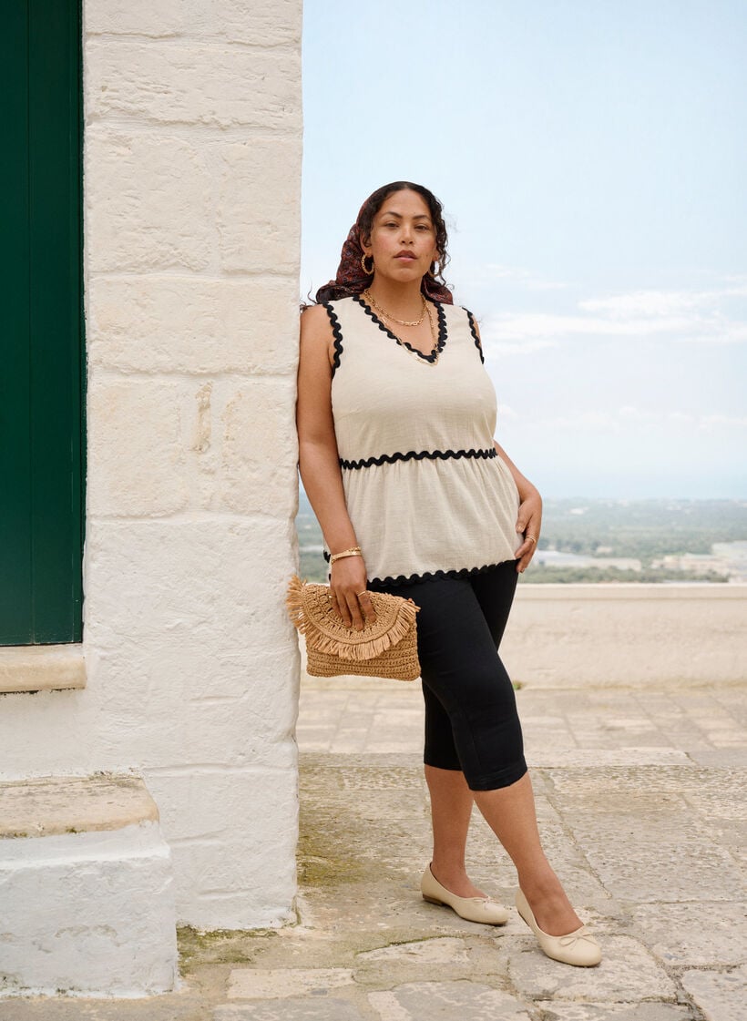 Slim fit Army caprijeans med h&oslash;y midje, Svart, Image image number 0