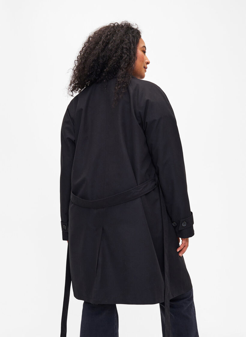 Trenchcoat med belte og slisse, Black, Model image number 1