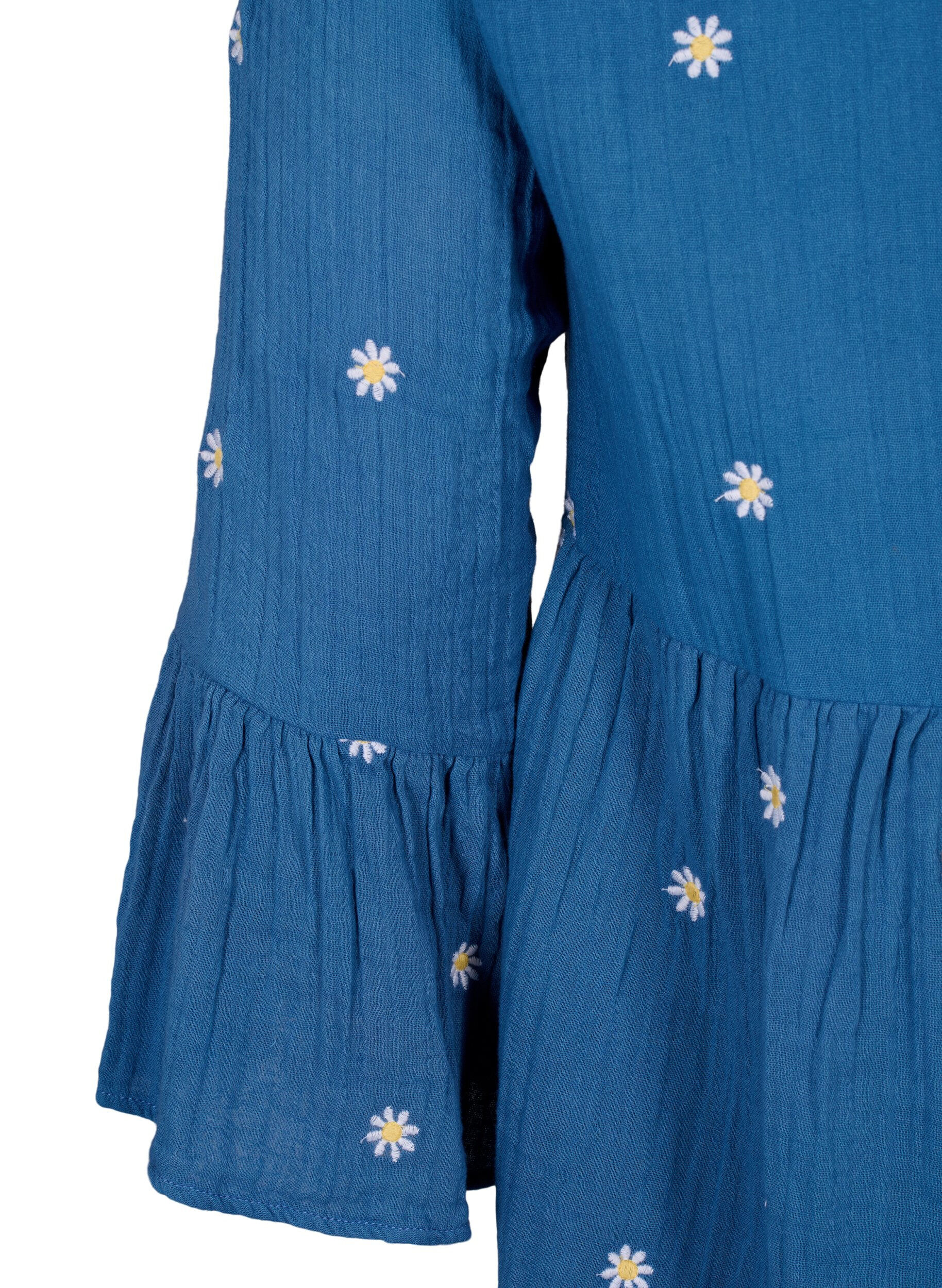 Zizzi Myk bomullskjole med broderte blomster, Blue Horizon Daisy, Packshot image number 3