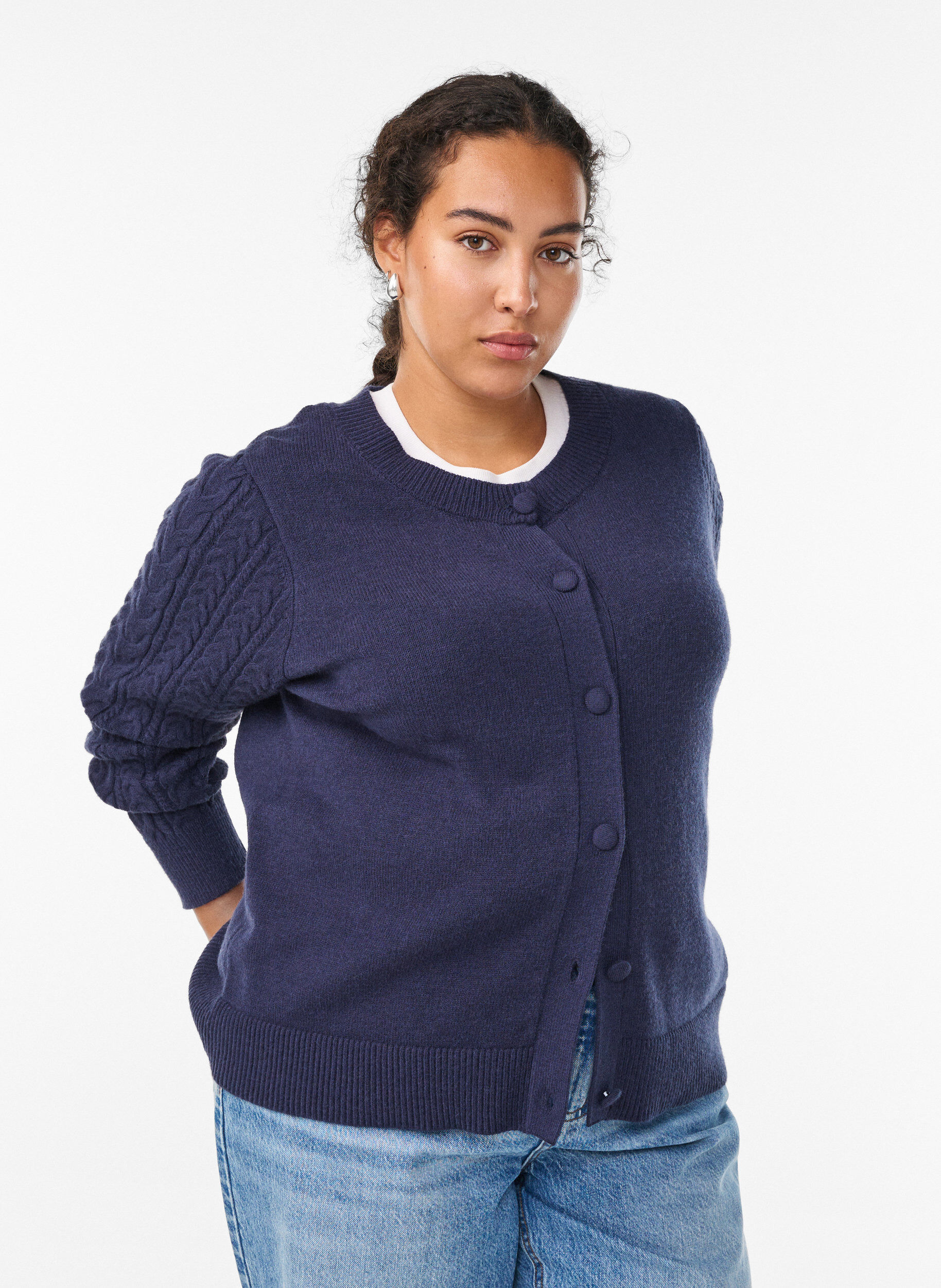 Cardigan med kabelstrikkede ermer, Bl&aring;, Model
