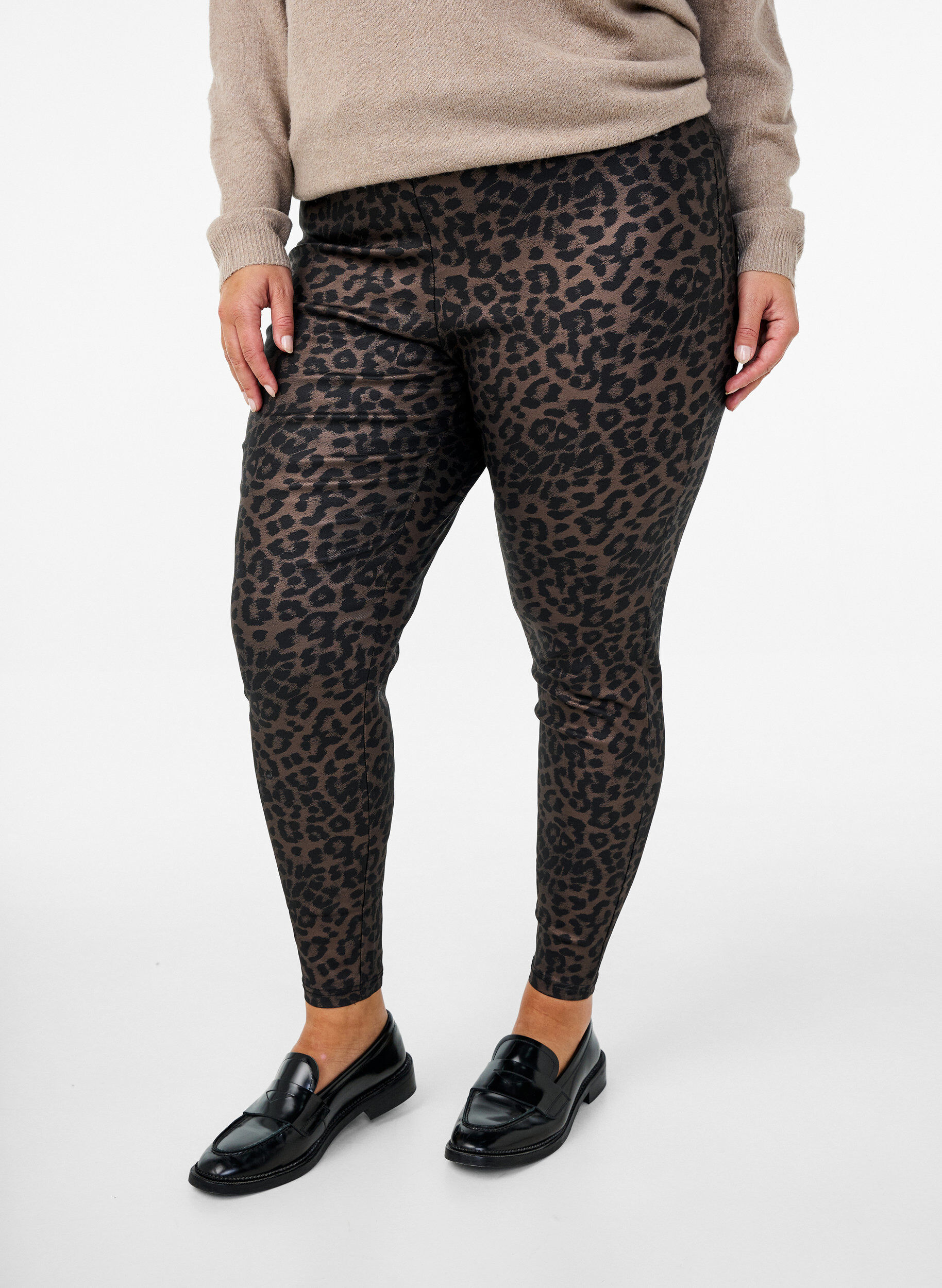Zizzi Belagte leggings med leopardm&oslash;nster og kort lengde, Brun, Model image number 0