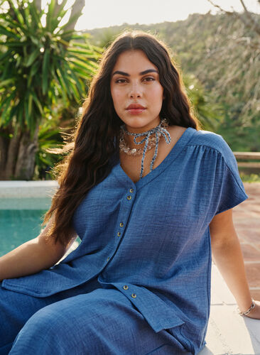 Zizzi Skjortebluse med V-hals eog korte ermer, Blå, Image image number 0