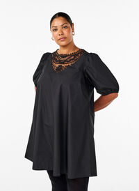 Kort kjole med blondedetaljer, Black Kort kjole med blondedetaljer, Black, Model