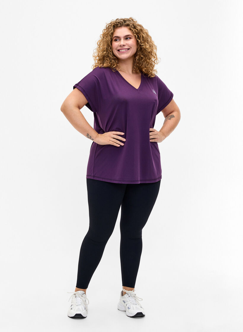 Løstsittende trenings-t-skjorte med v-hals, Purple Pennant, Model image number 2