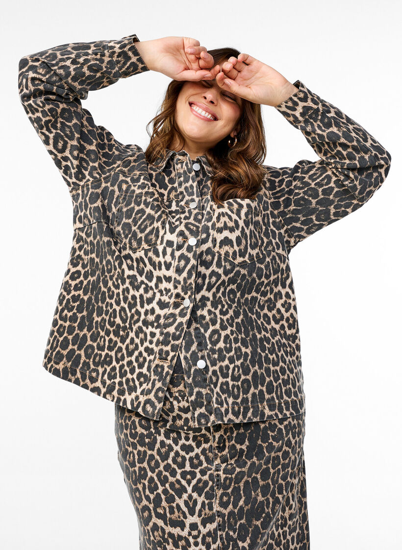 Denimjakke med leopardmønster og brystlommer, Brun, Image image number 0