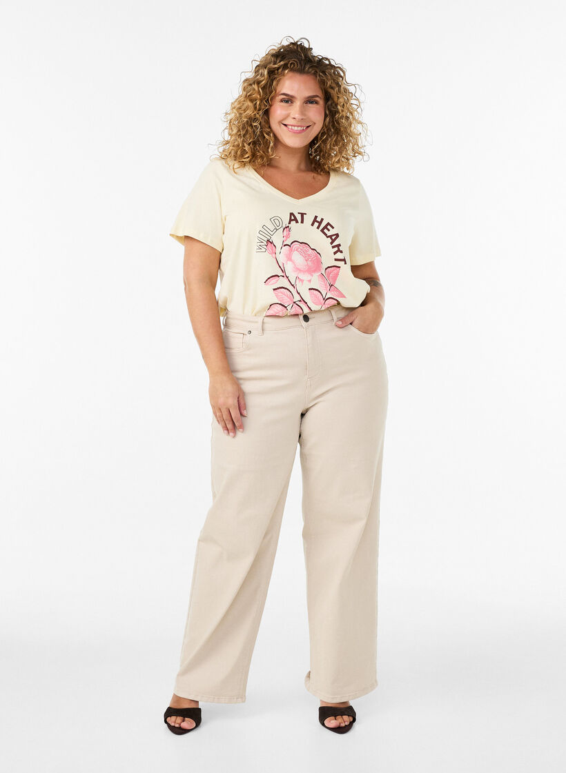 Bomull T-skjorte med fronttrykk og V-hals, Beige, Model image number 1