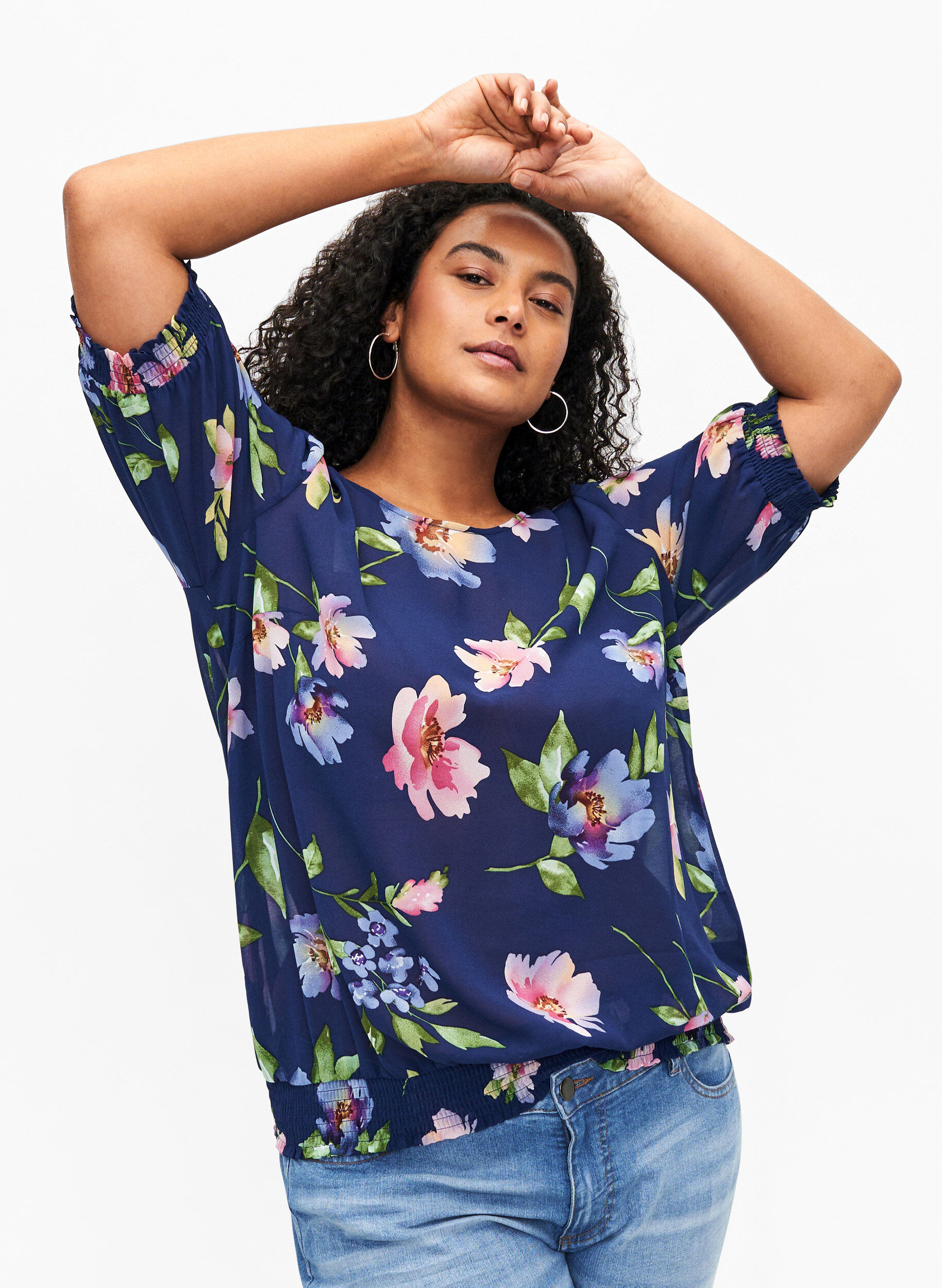 Zizzi Blomstret bluse med vaffels&oslash;m, Blueprint Flower AOP, Model image number 0