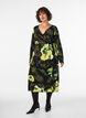 Omslagskjole med blomster i viskose med et knytebelte, Svart, Model image number 0