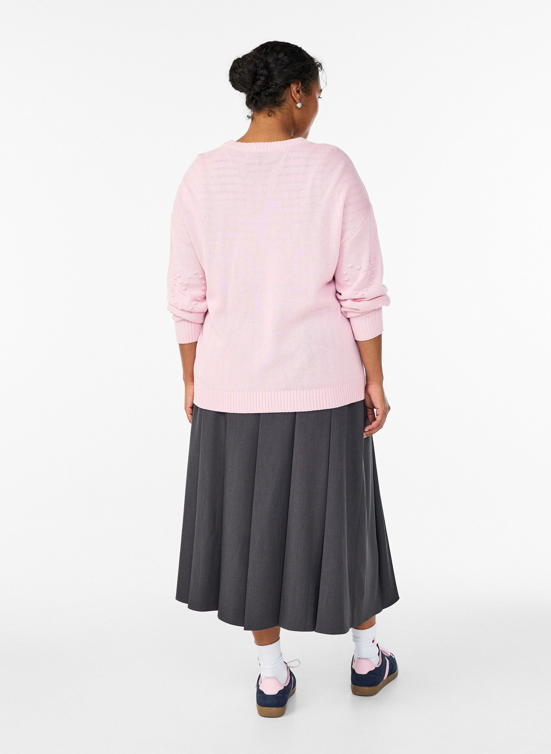 Zizzi Midiskj&oslash;rt med brede folder, Gr&aring;, Model image number 1