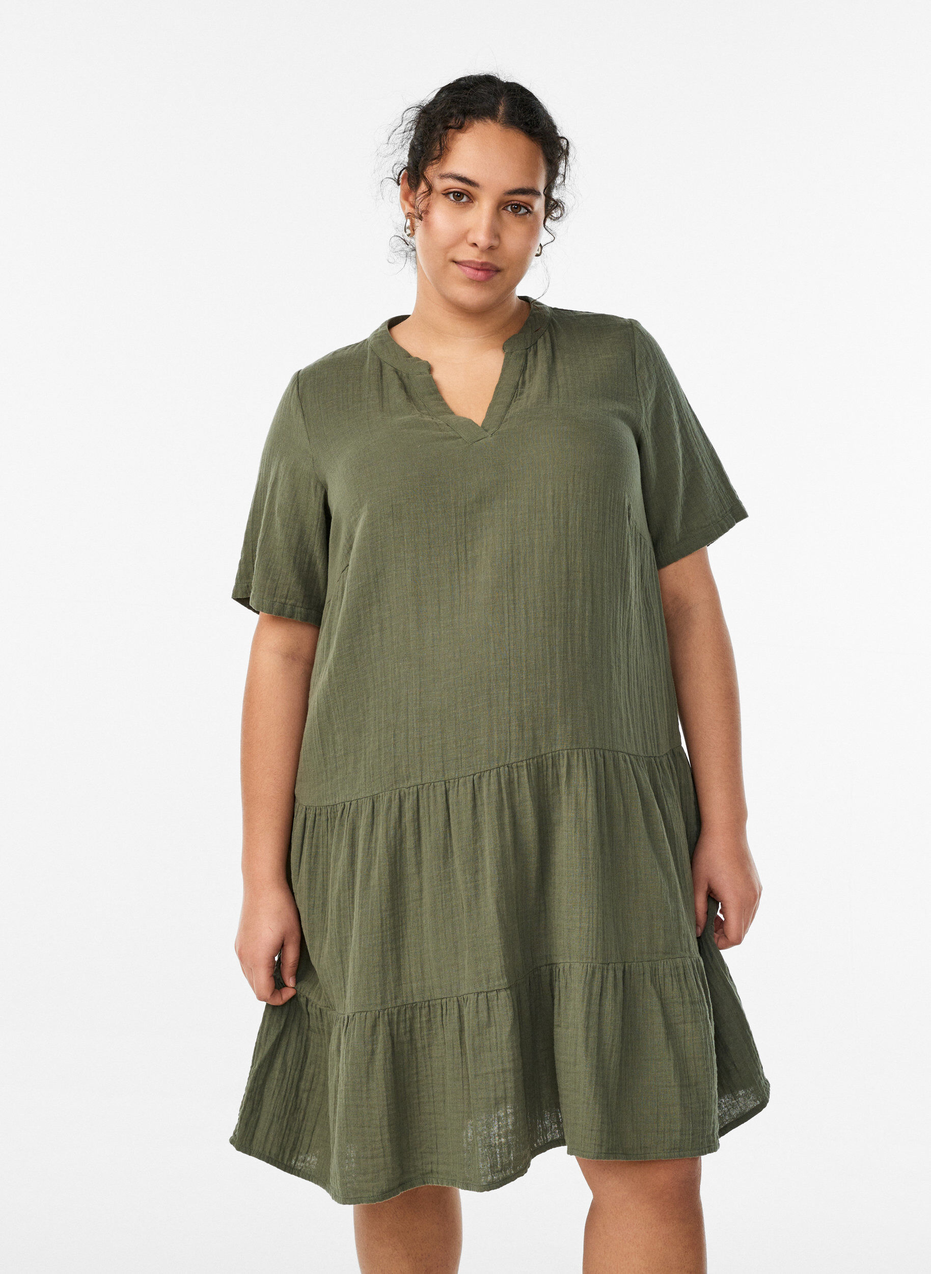 Kort A-linjekjole i bomullsmuslin, Gr&oslash;nn, Model