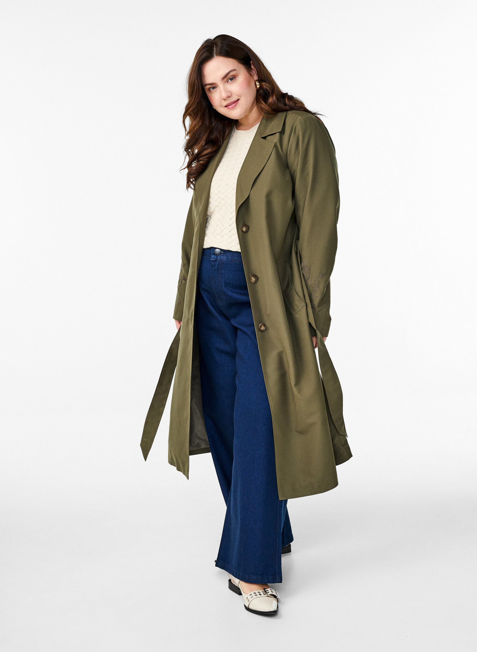 Zizzi Lang trenchcoat med broderi, Gr&oslash;nn, Model image number 1
