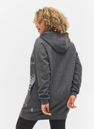 Lang hettegenser med tekst foran, Dark Grey Melange, Model image number 1