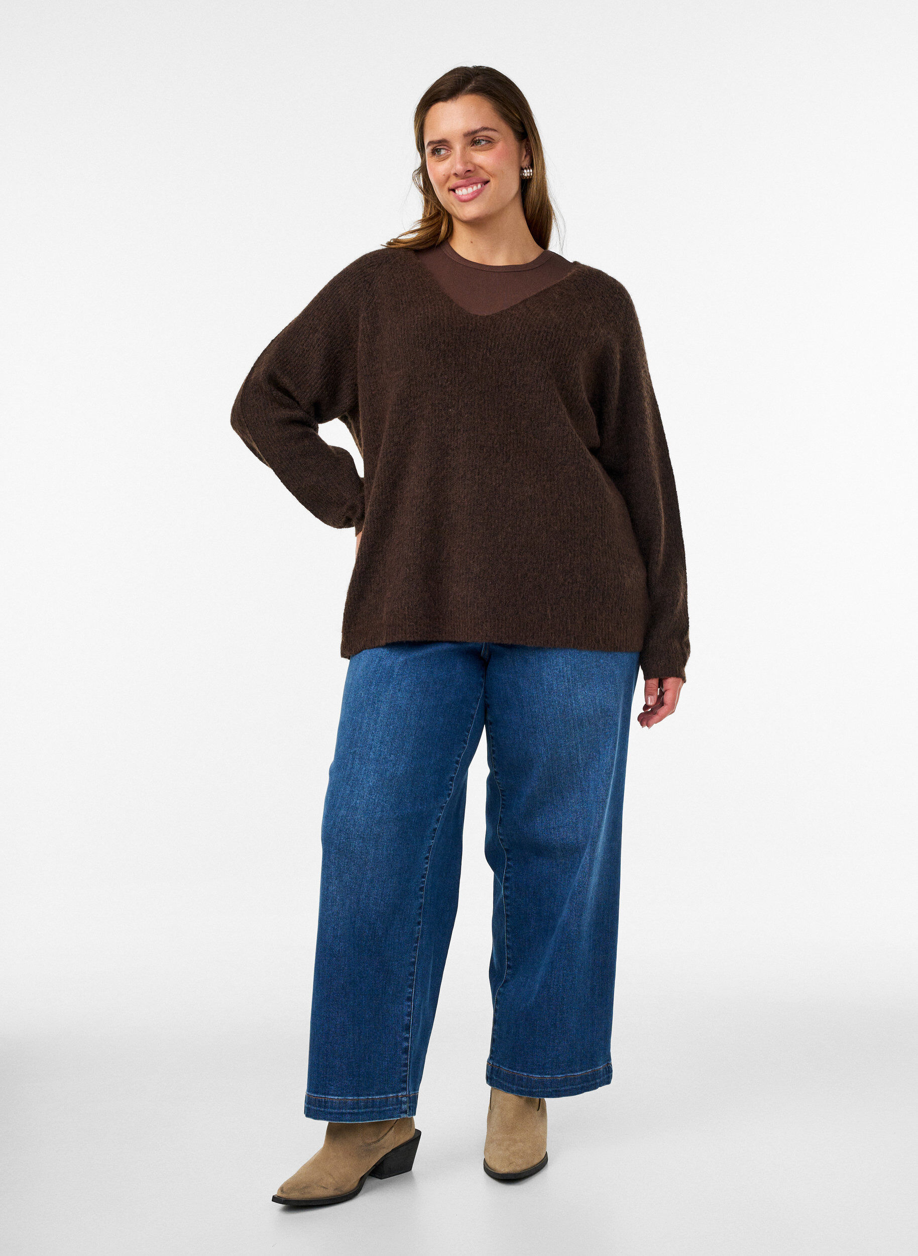 ZizziStrikkebluse med V-hals og raglanermer, Brun, Model image number 1