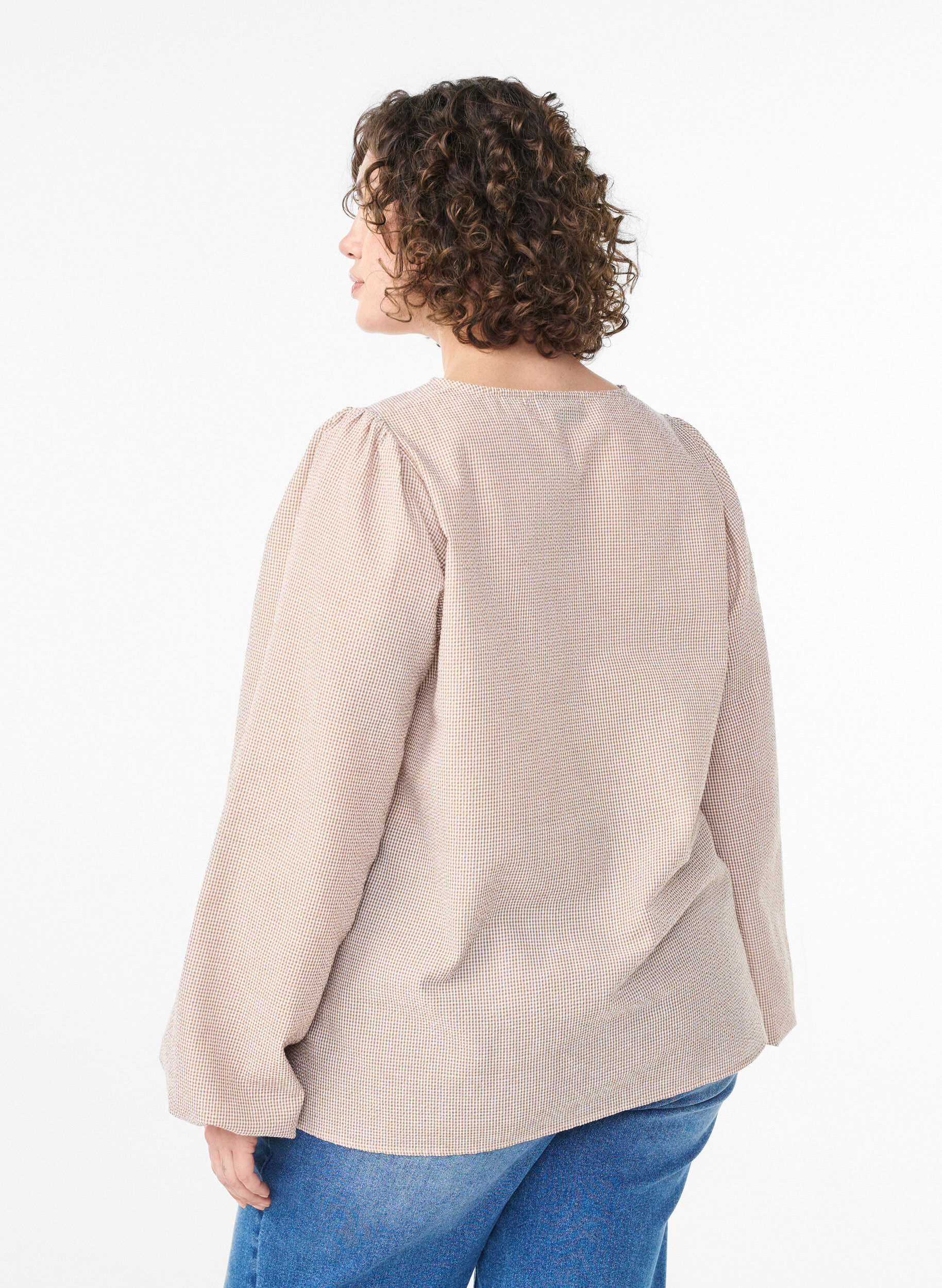 Zizzi Bluse med v-hals og sm&aring; ruter, Beige, Model image number 2