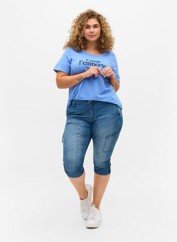 Slim fit caprijeans med lommer, Light blue denim, Model image number 4