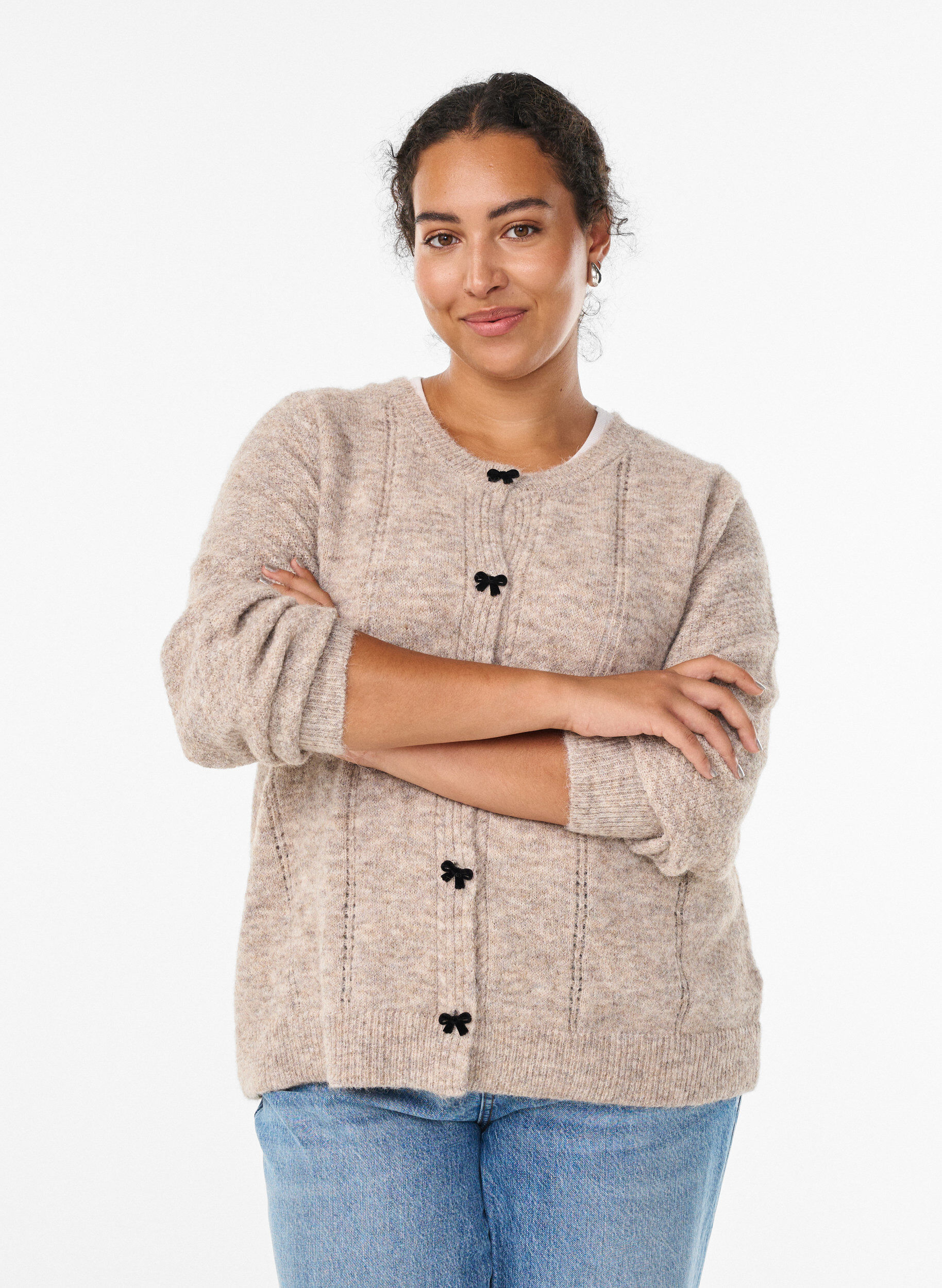 Cardigan med sl&oslash;yfeknapper og hullm&oslash;nster, Beige, Model