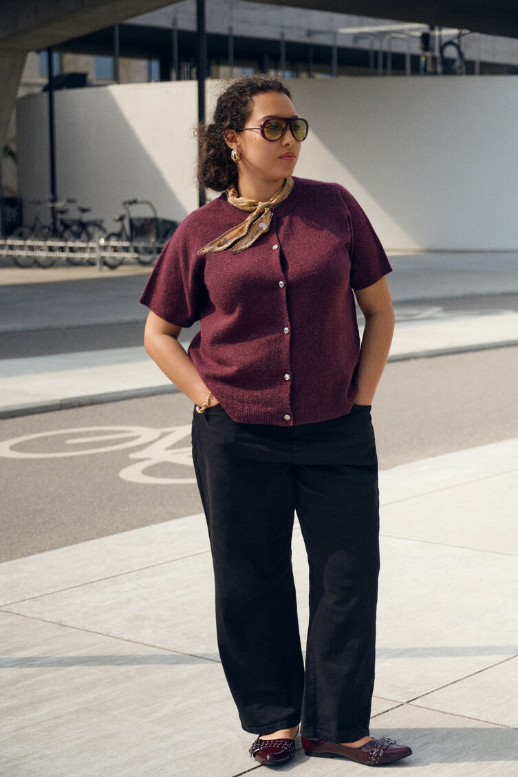 Cardigan med knapper, , Model