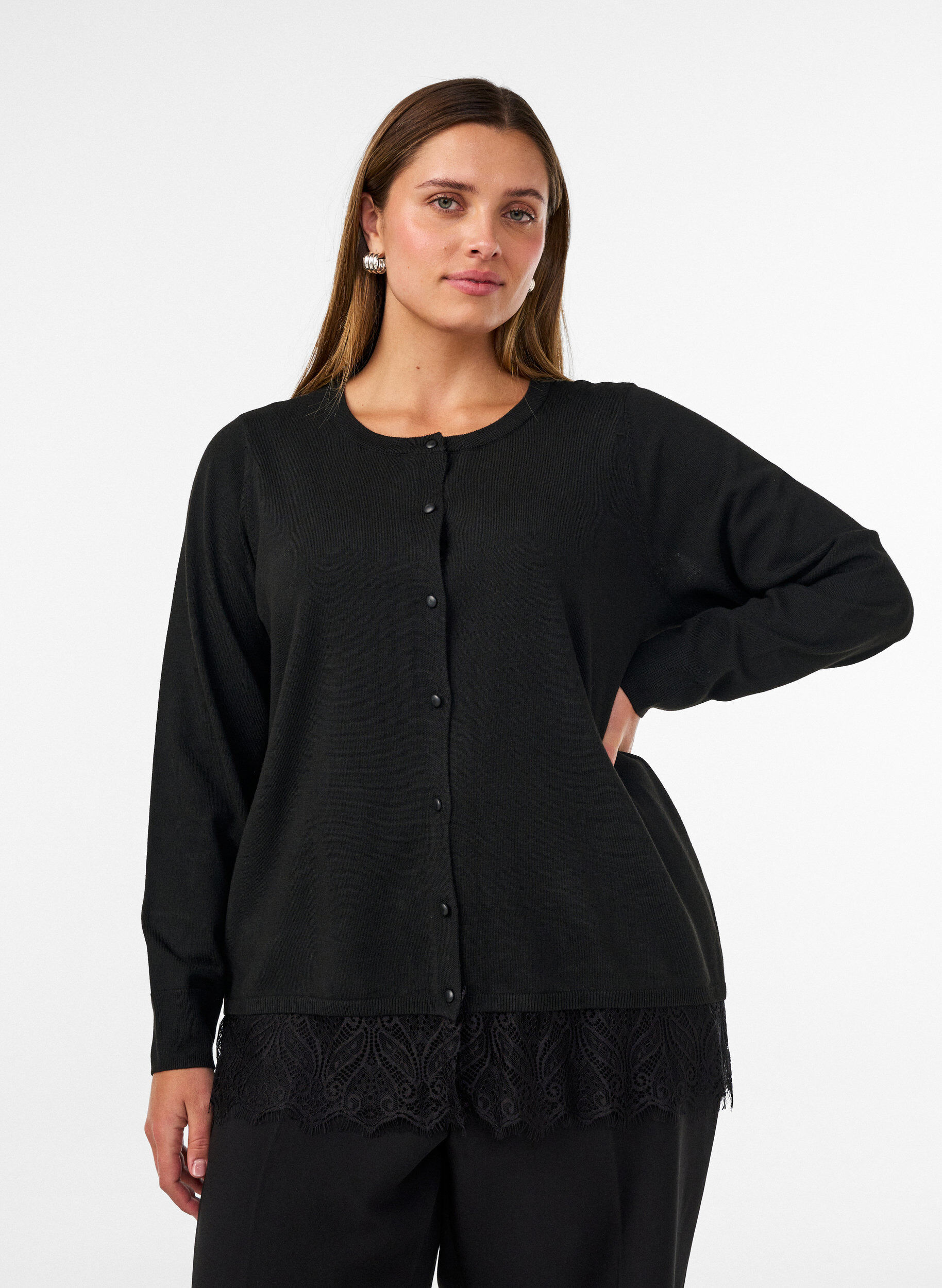 Cardigan med bred blondekant, Svart, Model