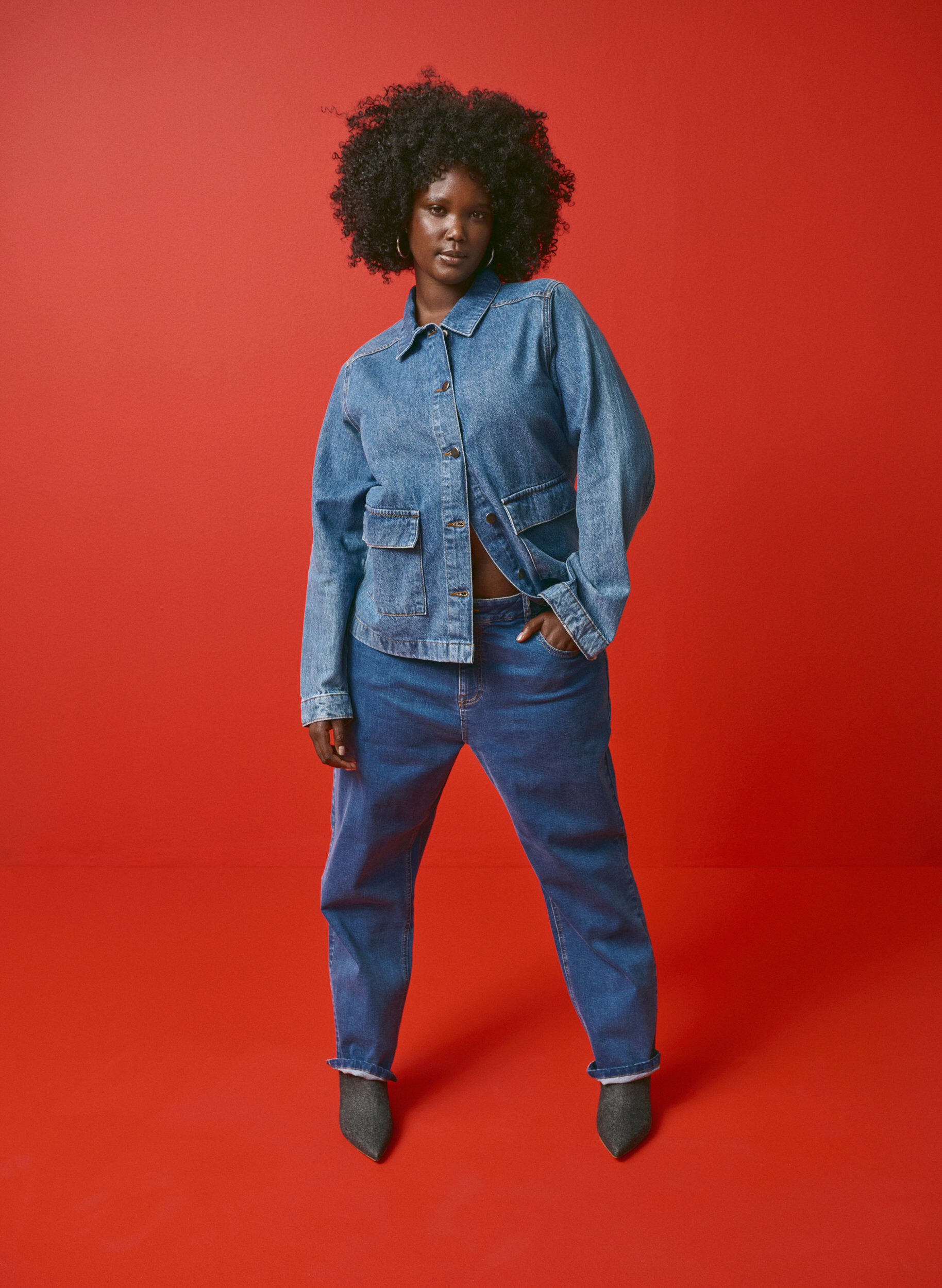 Zizzi Cropped Vera jeans med rett passform, Blue Denim, Image image number 0