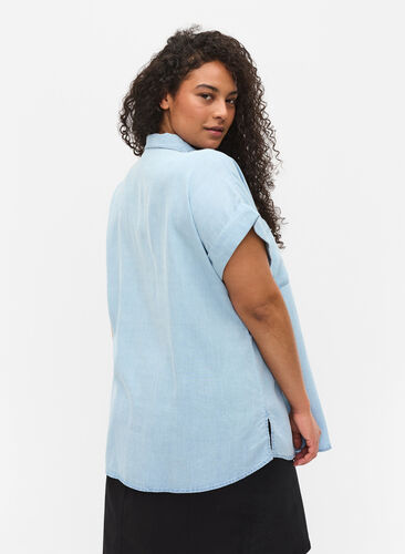 Kortermet skjorte med brystlommer, Light blue denim, Model image number 1