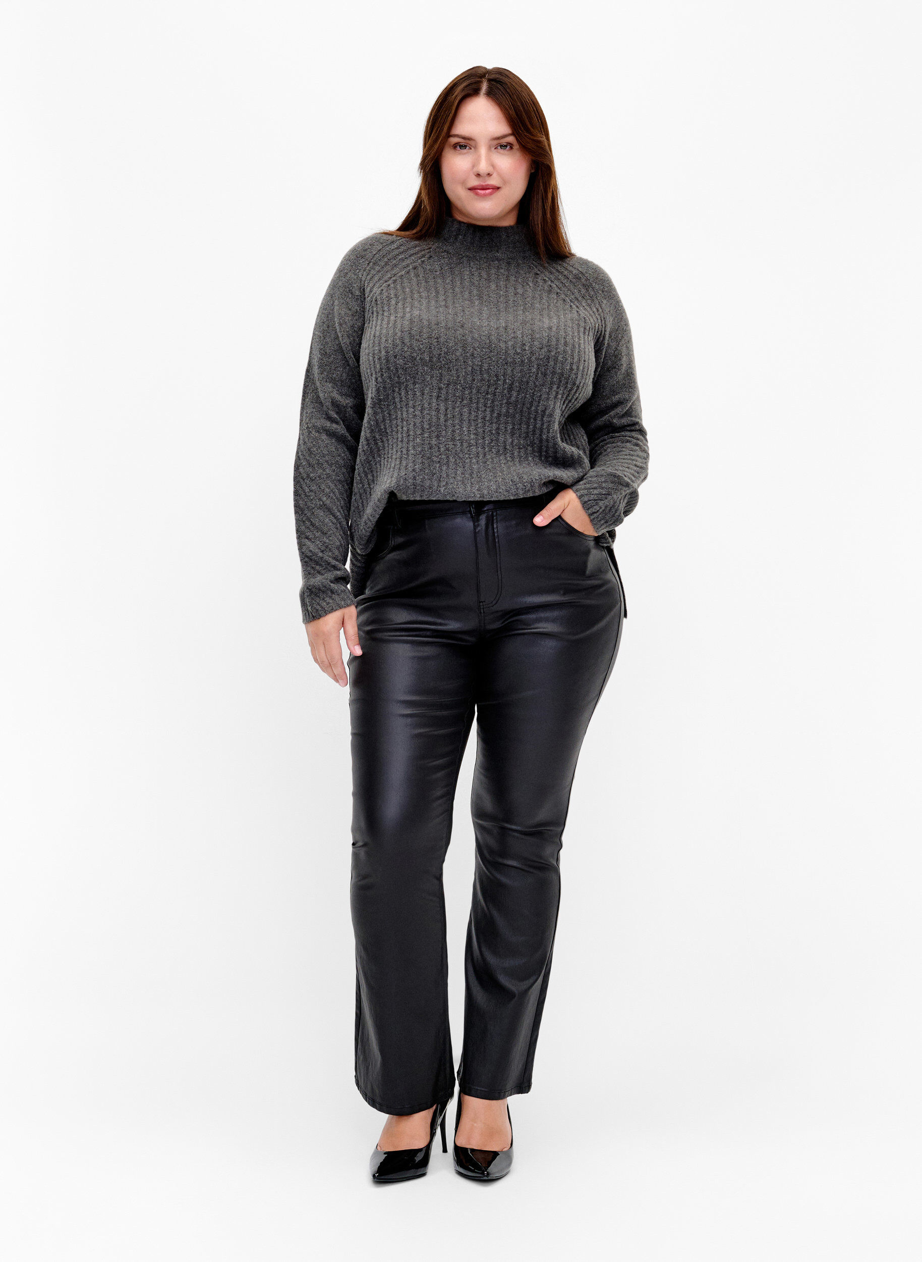 Zizzi Coated Ellen jeans med bootcut, Black, Model image number 0