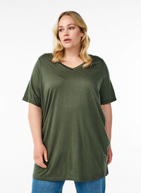 Ensfarget oversized T-skjorte med V-hals, Grønn Ensfarget oversized T-skjorte med V-hals, Grønn, Model
