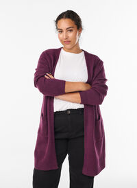 Lang strikket cardigan med lommer, Lilla Lang strikket cardigan med lommer, Lilla, Model