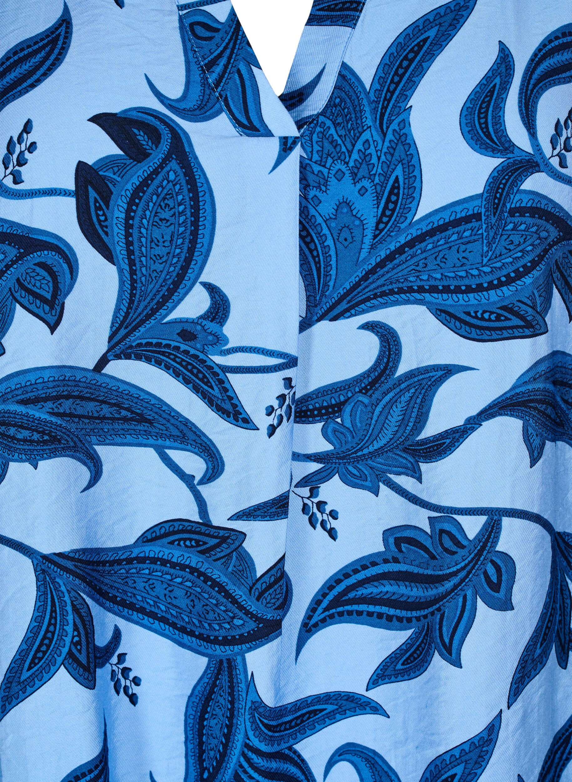 Zizzi Langermet bluse med paisleym&oslash;nster og v-hals, Blue Paisley AOP, Packshot image number 2