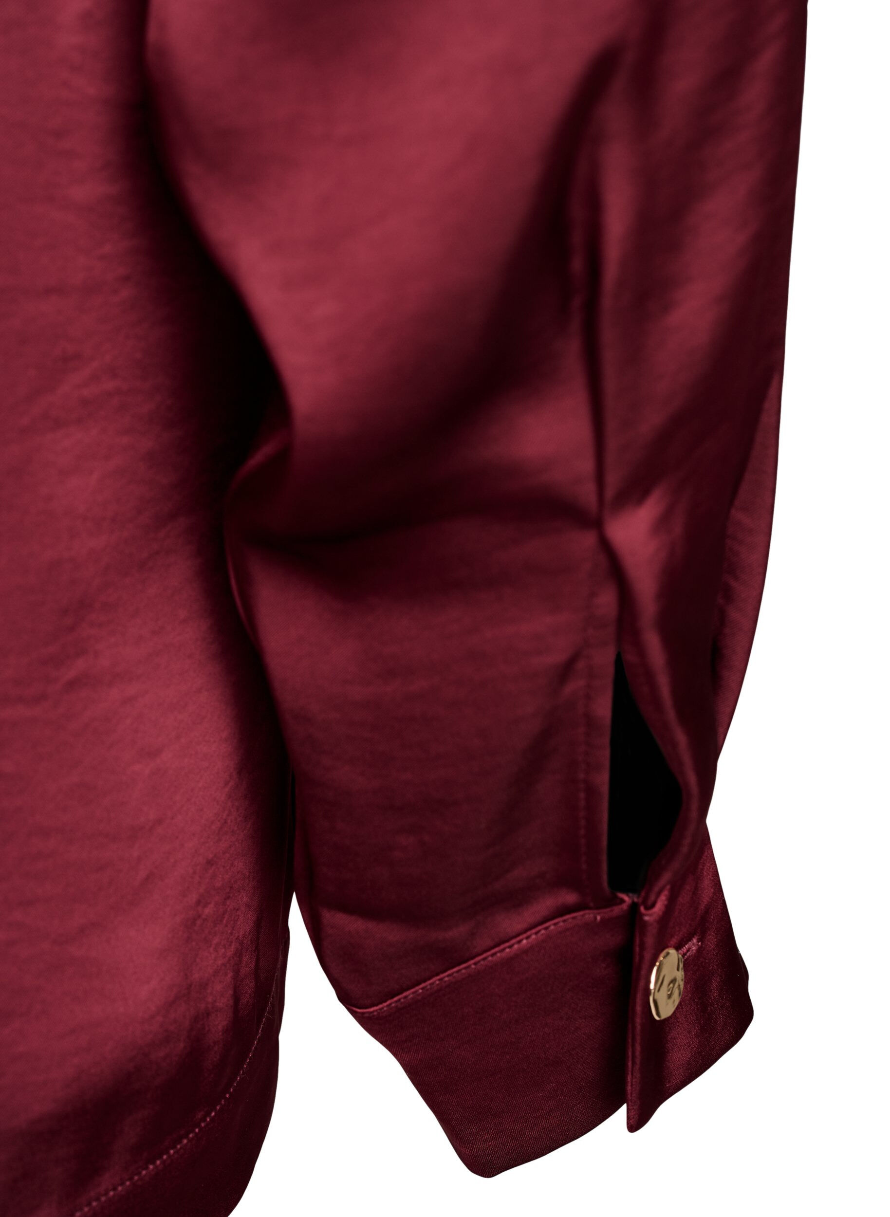 Zizzi Festbluse i satin-look med knapper og justerbar midje, M&oslash;rk Bordeaux, Packshot image number 3