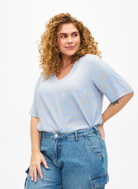 Bluse i viskose med V-hals og trykk, Blå Bluse i viskose med V-hals og trykk, Blå, Model