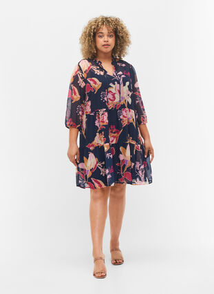 Zizzi Tunika med blomstermønster og lurex, Big Flower AOP, Model image number 2
