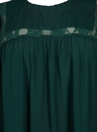 Viskosebluse med volanger og blonder, Scarab, Packshot image number 2