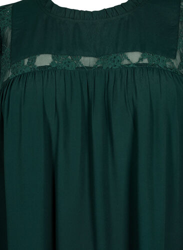 Viskosebluse med volanger og blonder, Scarab, Packshot image number 2