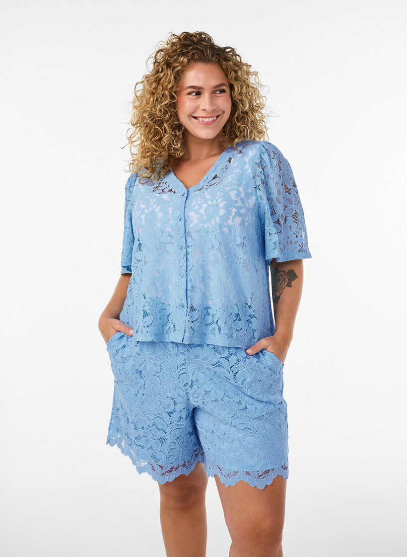 Kortermet bluse med blonder og V-hals, Bl&aring;, Model image number 0