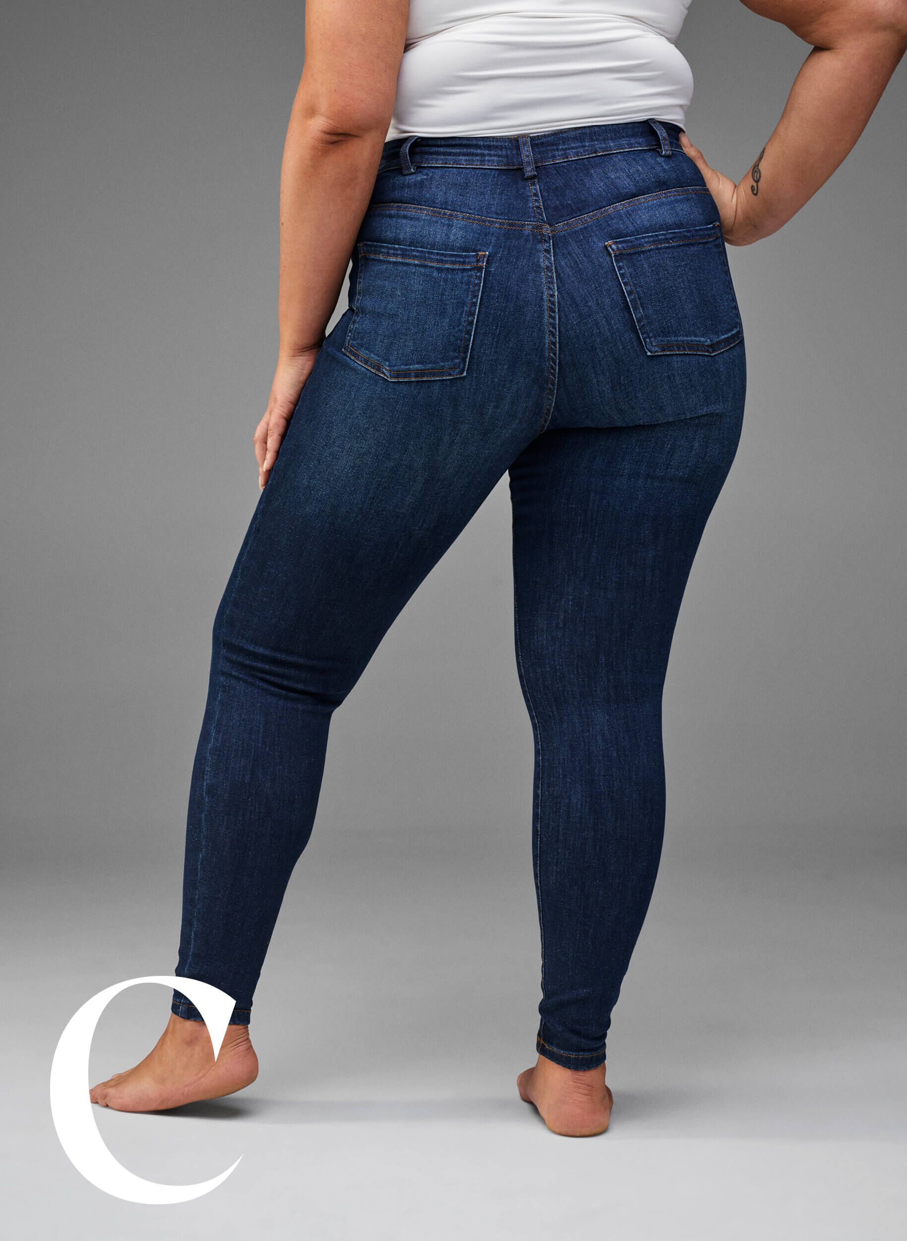 Zizzi Supersmale jeans med h&oslash;y midje, Dark Blue, Model image number 7