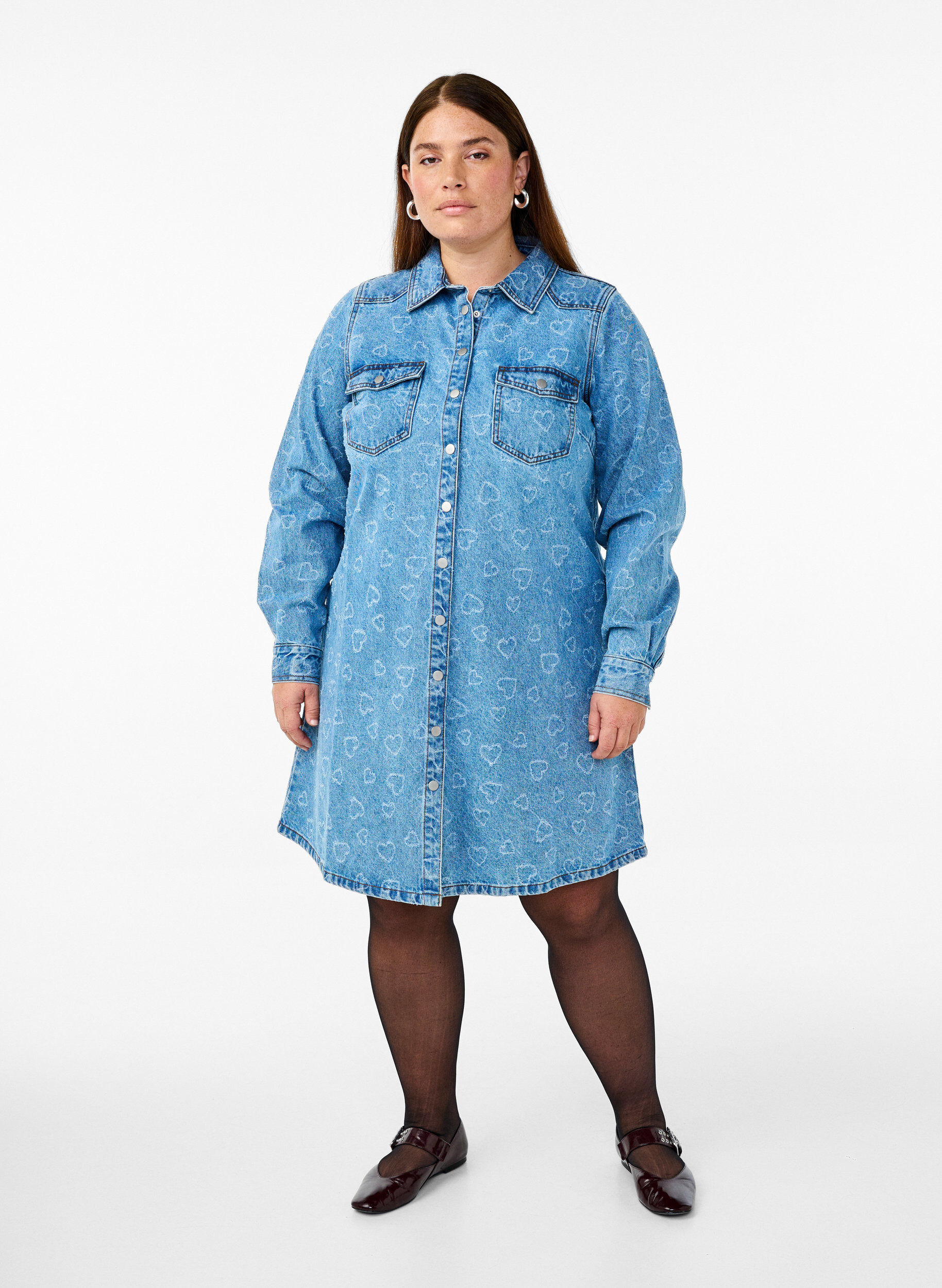 Zizzi Denimkjole med hjerte m&oslash;nster, Bl&aring;, Model image number 1