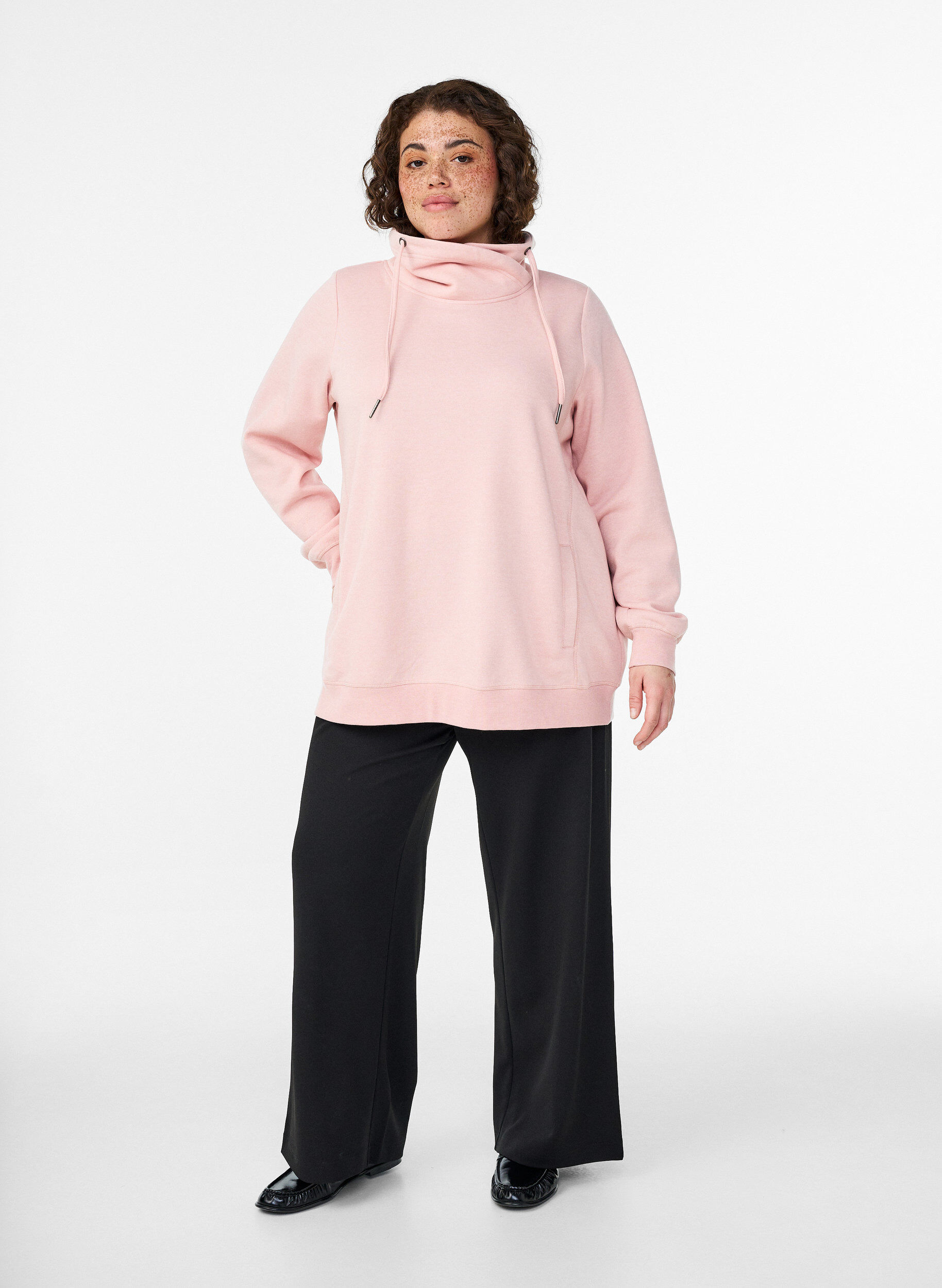 ZizziGenser med h&oslash;y hals og lommer, Rosa, Model image number 1