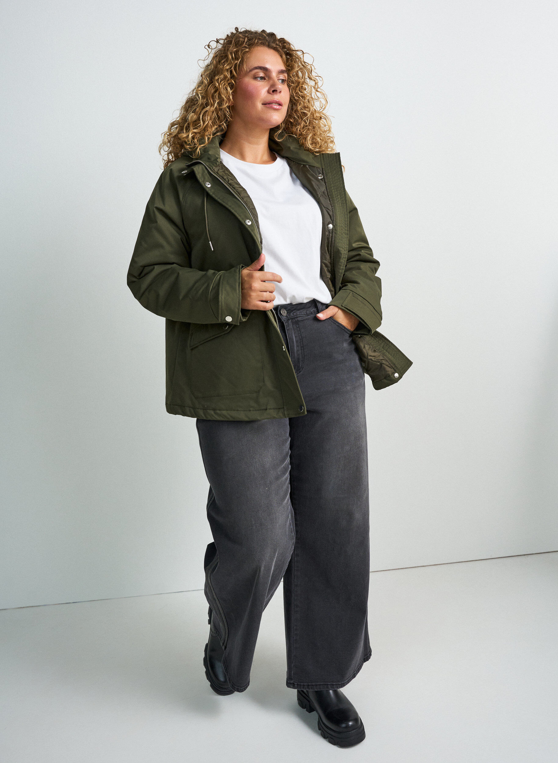ZizziPolstret parkas med avtakbar hette, Gr&oslash;nn, Model image number 1