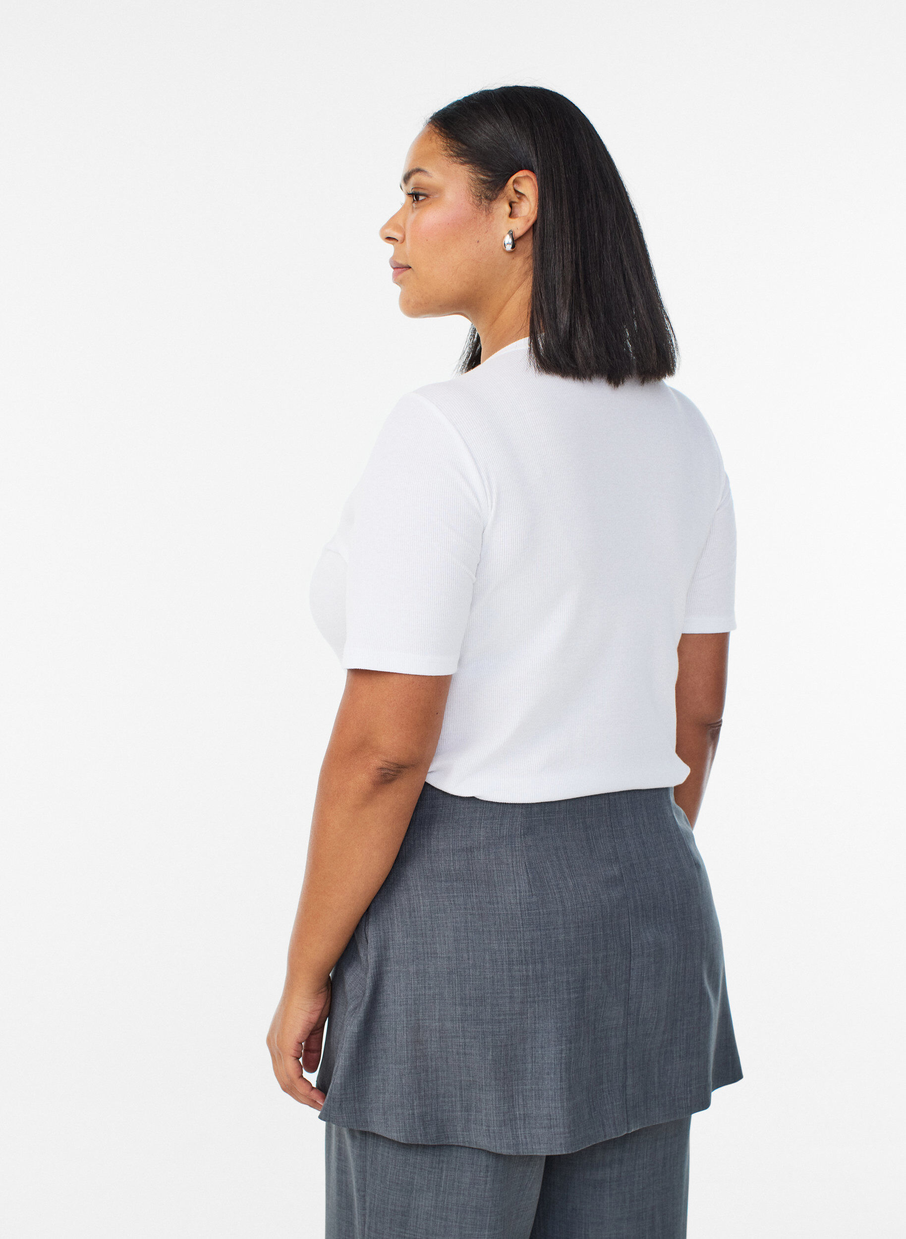 Zizzi Basic ribbestrikket T-skjorte med rund hals, Hvit, Model image number 2