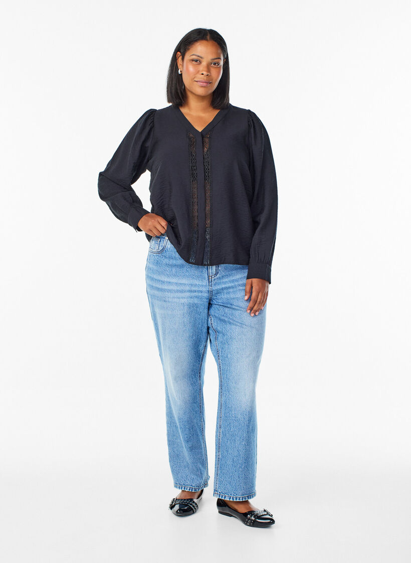 Bluse med V-hals og broderte bånd, Svart, Model image number 1