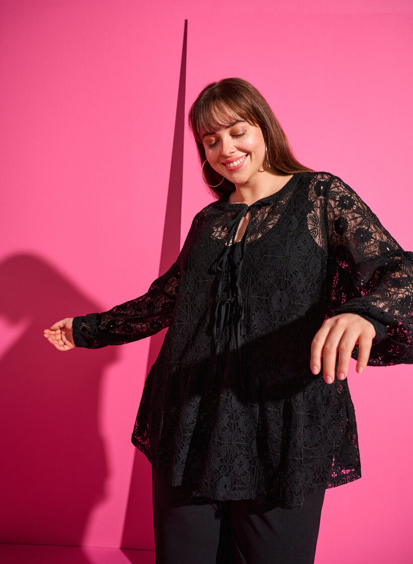 Blondebluse med knyttedetaljer, Black, Image image number 0