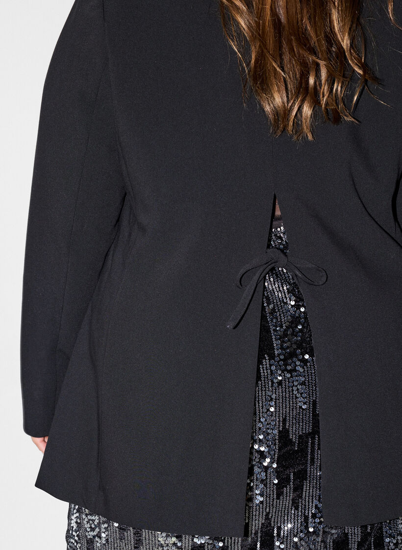 Blazer med splitt p&aring; ryggen og knytedetalj, Svart, Model image number 4